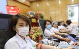 Ngắm những nữ hộ sinh xinh đẹp hiến máu trong ngày lễ tình nhân